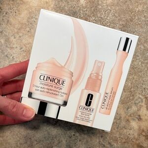 NWT Clinique Moisture Surge Set